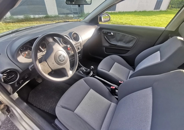 Seat Ibiza cena 4000 przebieg: 141605, rok produkcji 2004 z Poznań małe 92